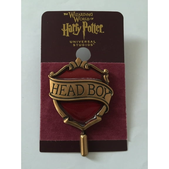 Universal Studios Harry Potter Gryffindor Head Boy Pin New with Card