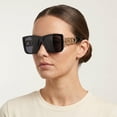 thumbnail image 2 of GAFAS DE SOL NEGRAS CUADRADAS SUN186 F3133, 2 of 6
