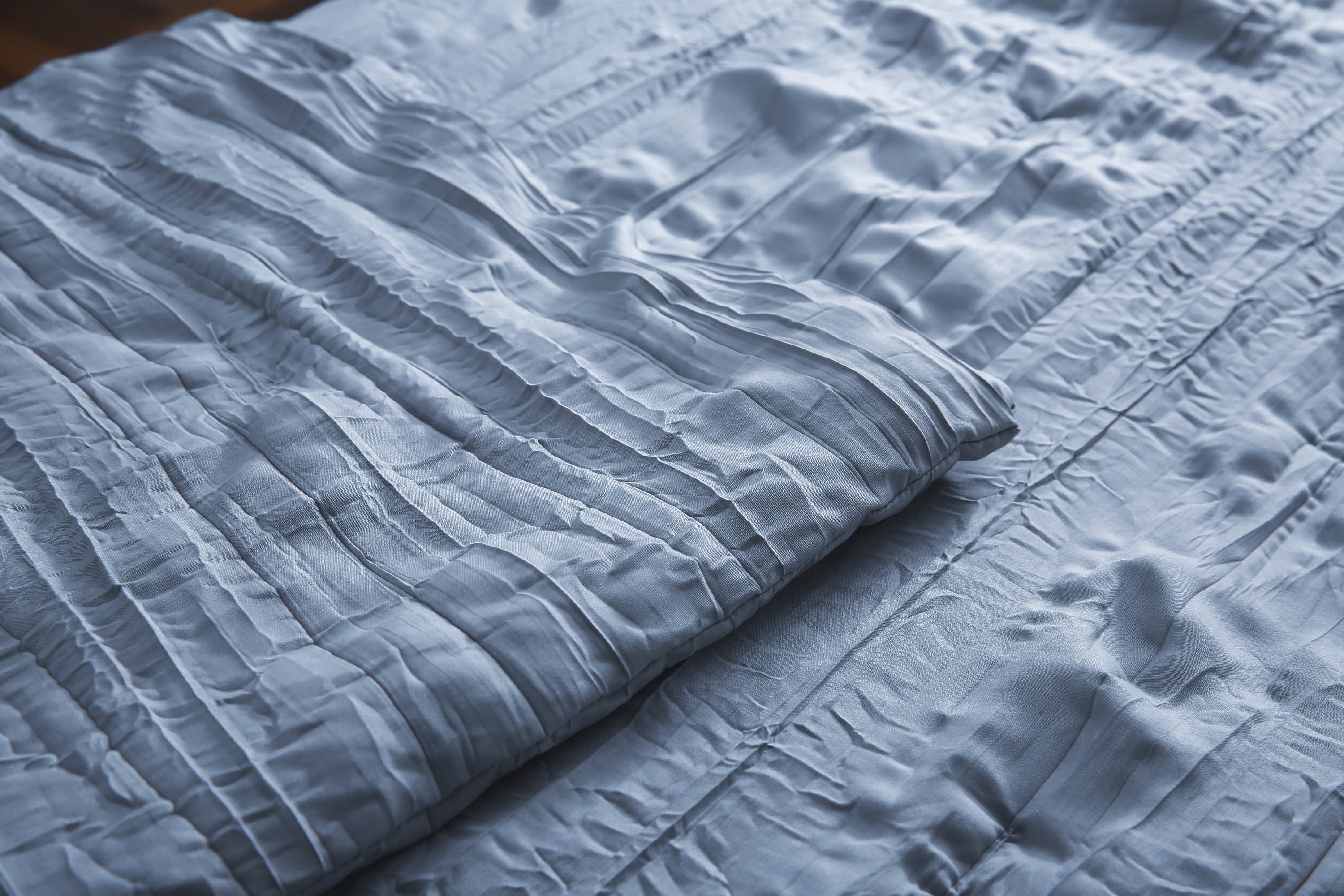Crinkled Down Alternative Blanket