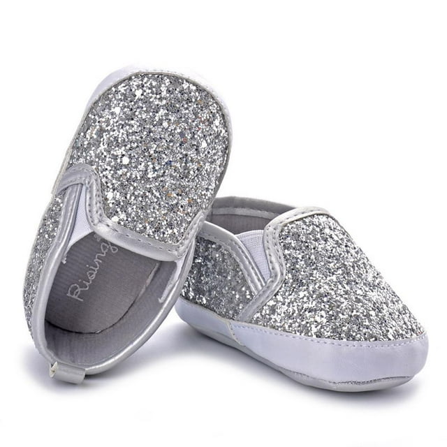 antideslizantes para caminar del bebé súper suave se deslizan en s zapatils de deporte Multicolor CUTICAT, par de zapatos para bebé con empeine cubierto de brillo plateado, laterales en tela blanca suave y suela flexible antideslizante; cordones elásticos y tira en el talón para poner y quitar fácilmente, interior acolchado apto para recién nacidos y bebés que aprenden a caminar, uso diario.