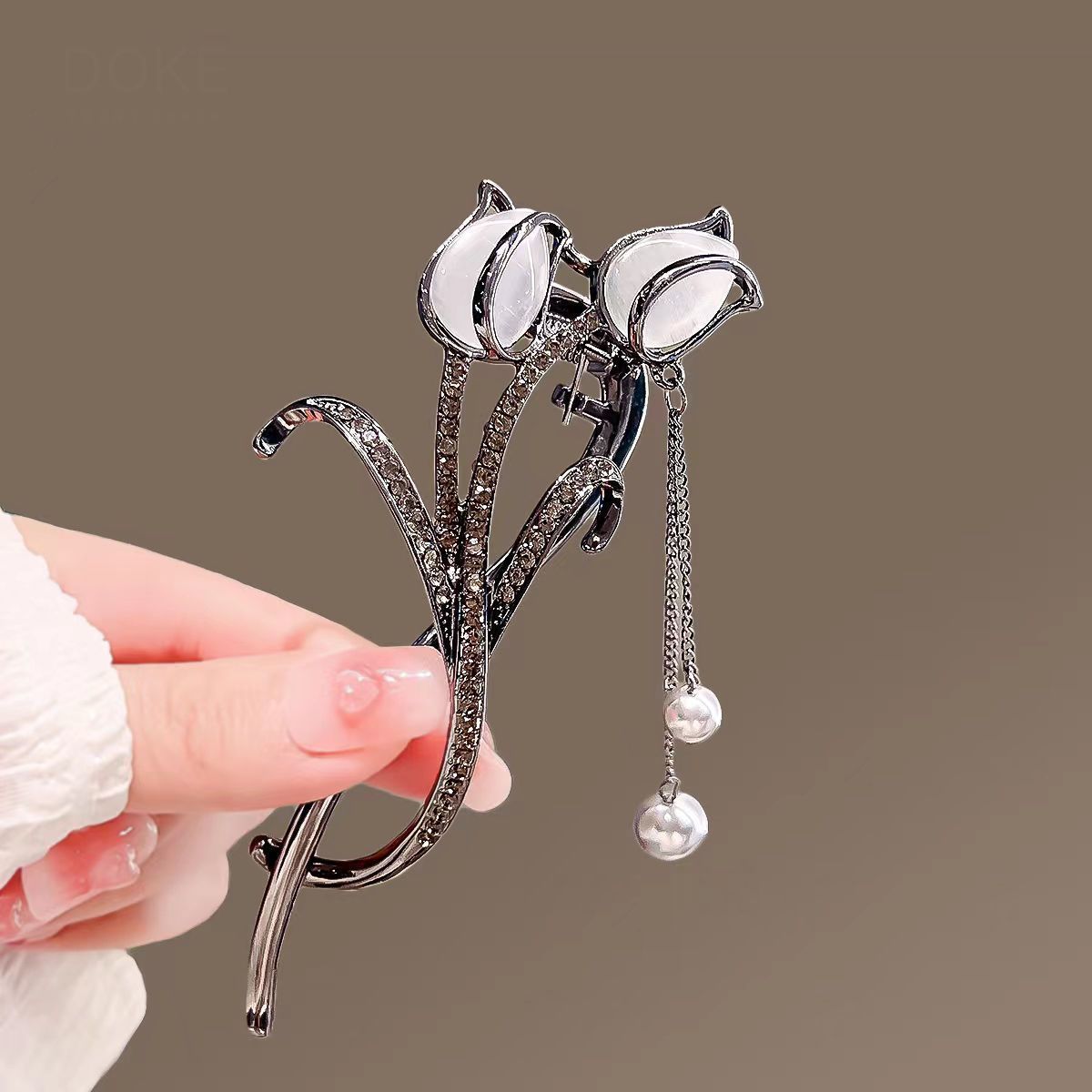 EKE Women’s Hair Clip Vintage Retro Back-Wear Elegant Hair Accessory with Fashion Texture