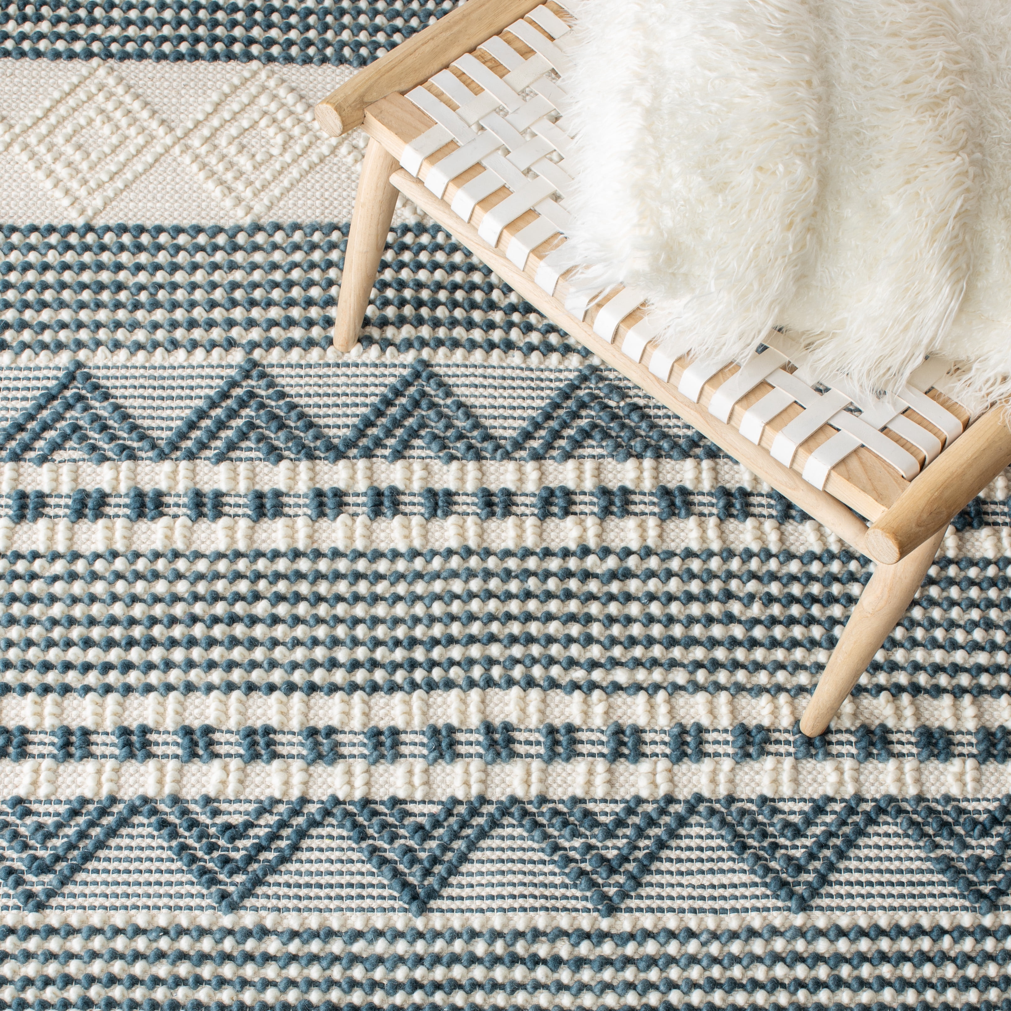 SAFAVIEH Natura Carly Geometric Runner Rug, Dark Green/Ivory, 2'3" x 8'