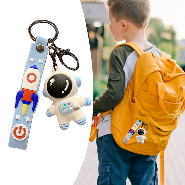 Cute Astronaut Car Pendant Keychains for Couples - Adorable Cartoon Backpack Accessories - for Loved Ones