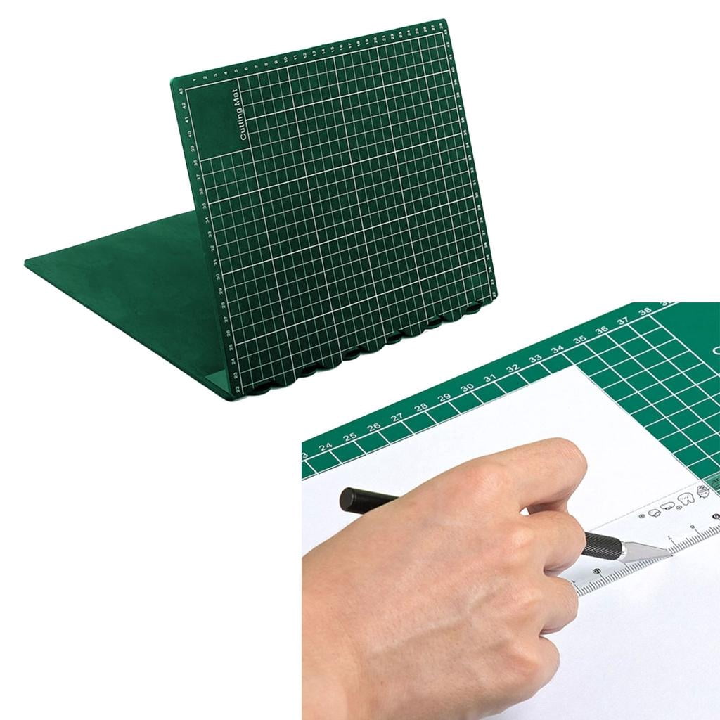 Giaone 2Pieces Waterproof Foldable Rotating Cutting Mat Folding Work Mat Suitable for Jewelry Craft Applications
