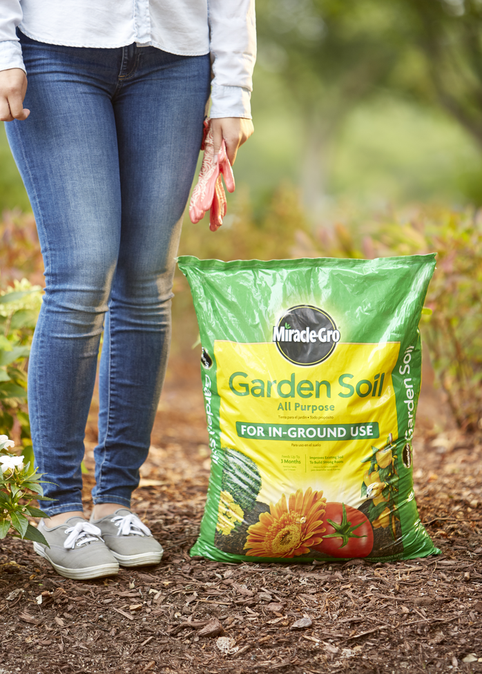 Miracle Gro Garden Soil All Purpose 0 75 Cu Ft For In Ground Use Walmart Com Walmart Com