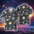 thumbnail image 4 of Camisa hawaiana con estampado 3D de estrellas abstractas y luna para hombre y mujer, blusa hawaiana de manga corta con solapa y estampado de planetas espaciales de estilo Harajuku, 4 of 5