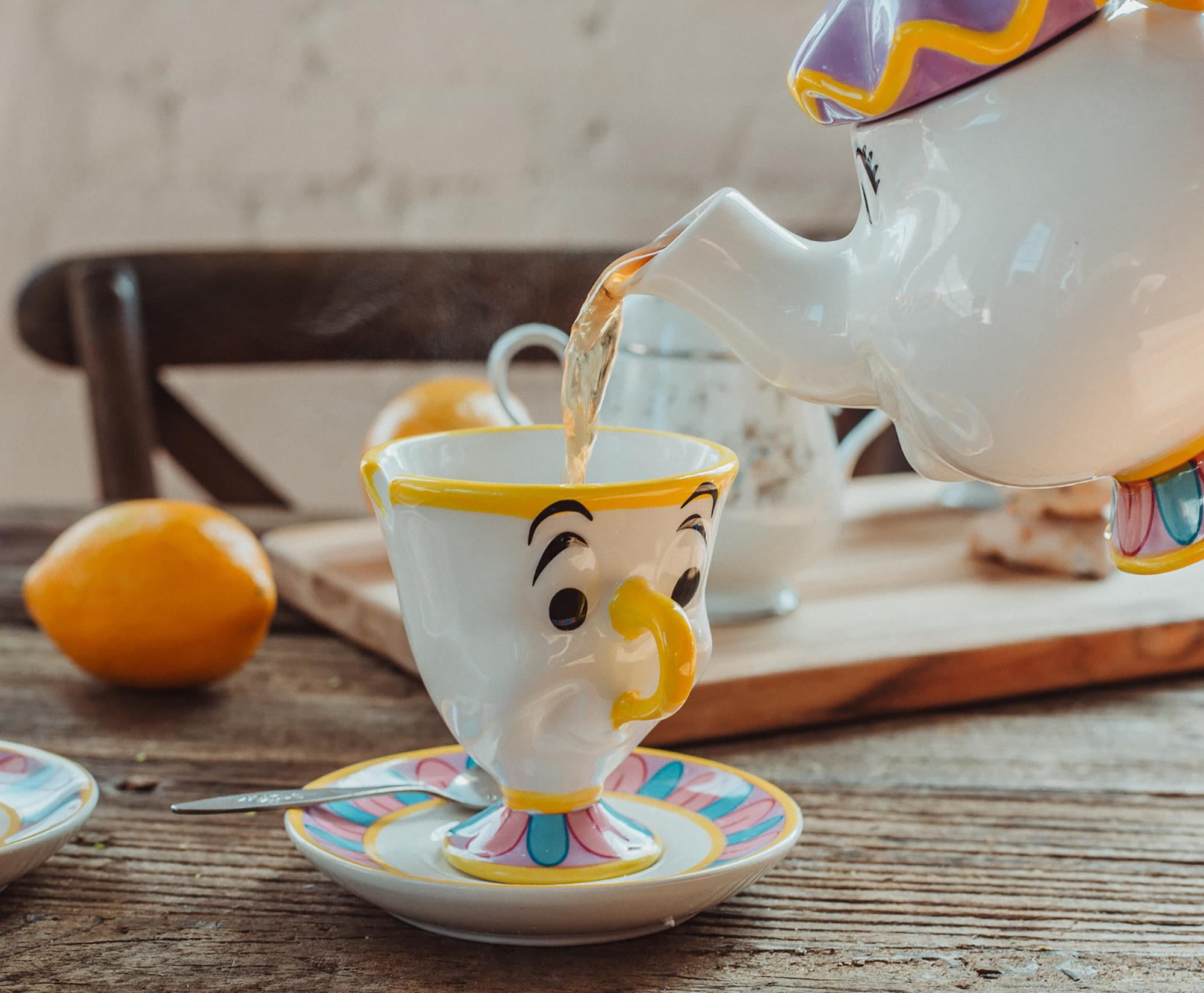 Disney Beauty and the Beast Mrs. Potts Teapot Set With 2 Chip Cups
