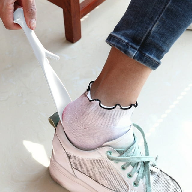 Big Savings! Portable Shoe Horn, Children's Shoe Horn, Compact Plastic Short Shoe Horn, Cute Squirrel Design Shoe Helper, Ideal for Travel and Daily Use
