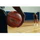thumbnail image 4 of Balón de baloncesto Spalding Precision TF-1000 28.5" para interior, 4 of 4