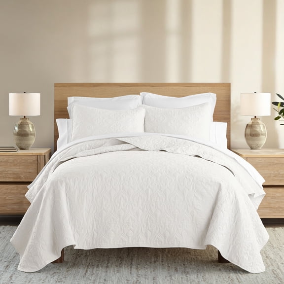Noble Linens Ivory Damask Pattern Quilted Coverlet Set, King / CalKing