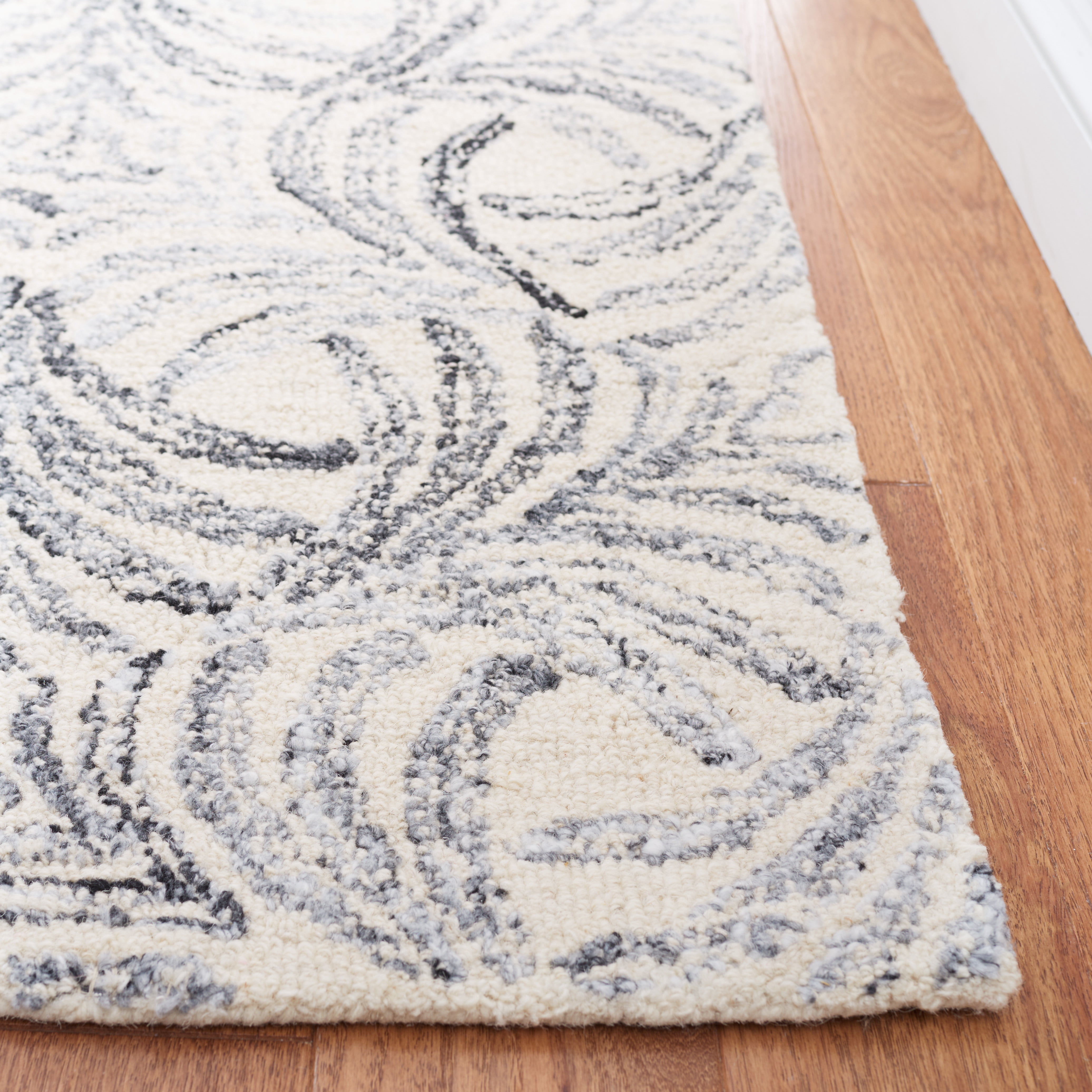SAFAVIEH Jardin Thaddeus Leaves Area Rug, Ivory/Grey, 5' x 8'