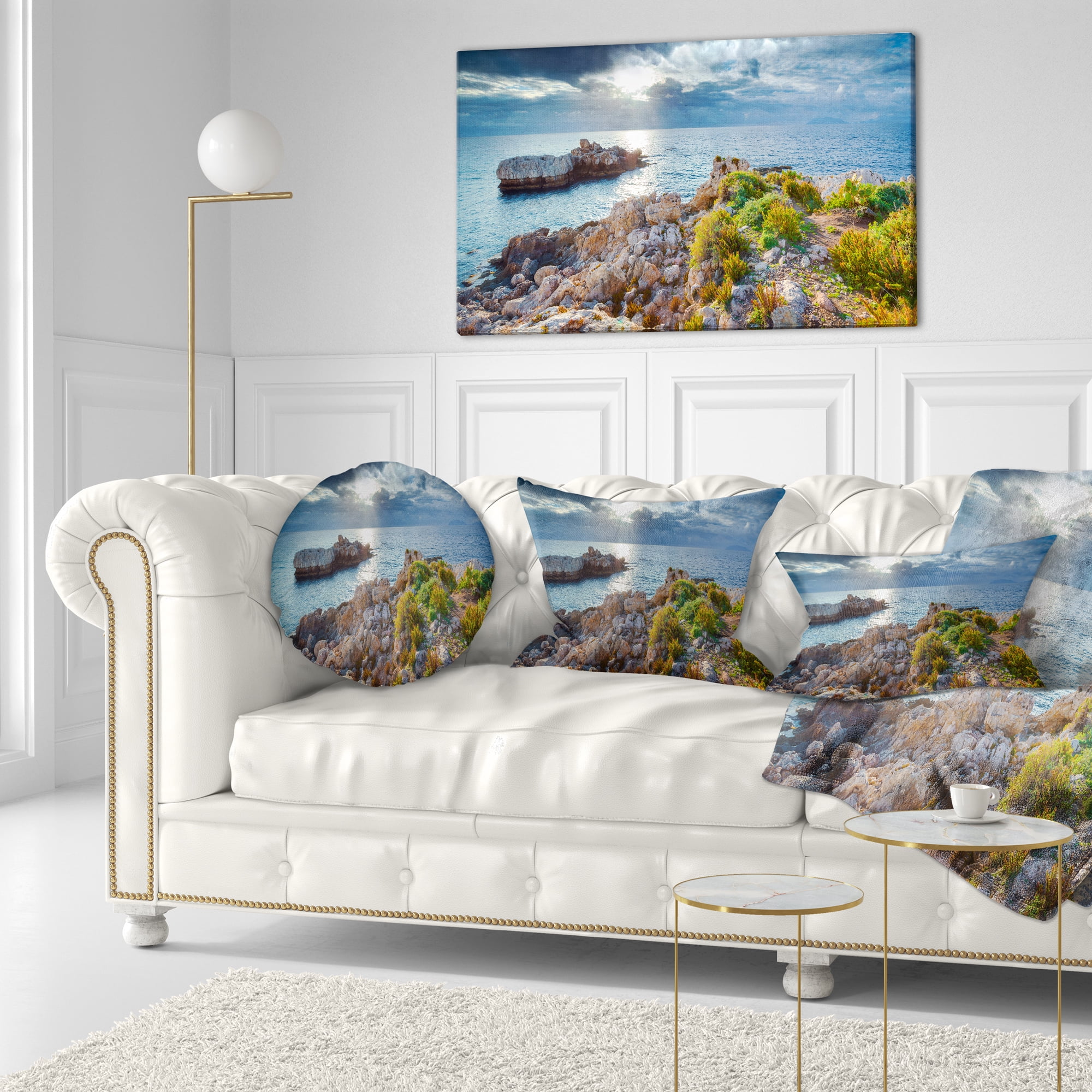 Designart Piscina di Venere Reserve - Landscape Photo Throw Pillow - 12x20