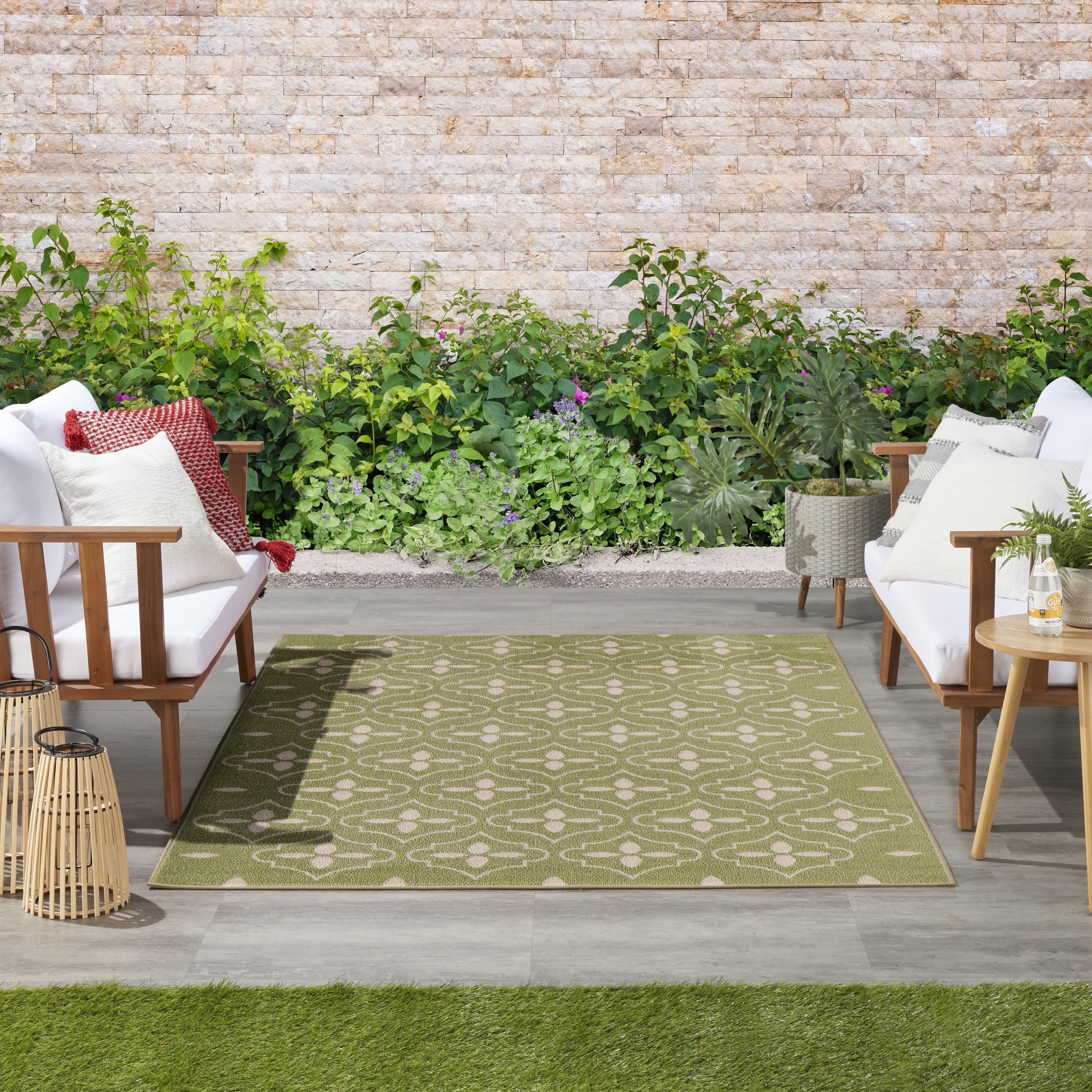 Nourison Essentials Indoor/Outdoor Green Ivory 4' x 6' Area Rug (4x6)