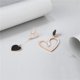 thumbnail image 3 of Pendientes no coincidentes Pendientes de corazón asimétricos cuelgan lindos pendientes de amor Pendientes colgantes de reina de corazón para mujeres y niñas Pendientes llamativos regalo para aniversario de San Valentín brillar Electrónica, 3 of 4