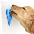 thumbnail image 3 of Alfombrilla de alimentación lenta antideslizante para alimentos, trata la mantequilla de maní - Reductor del aburrimiento para aliviar la ansiedad del perro con ventosas - Azul 3 piezas, 3 of 5