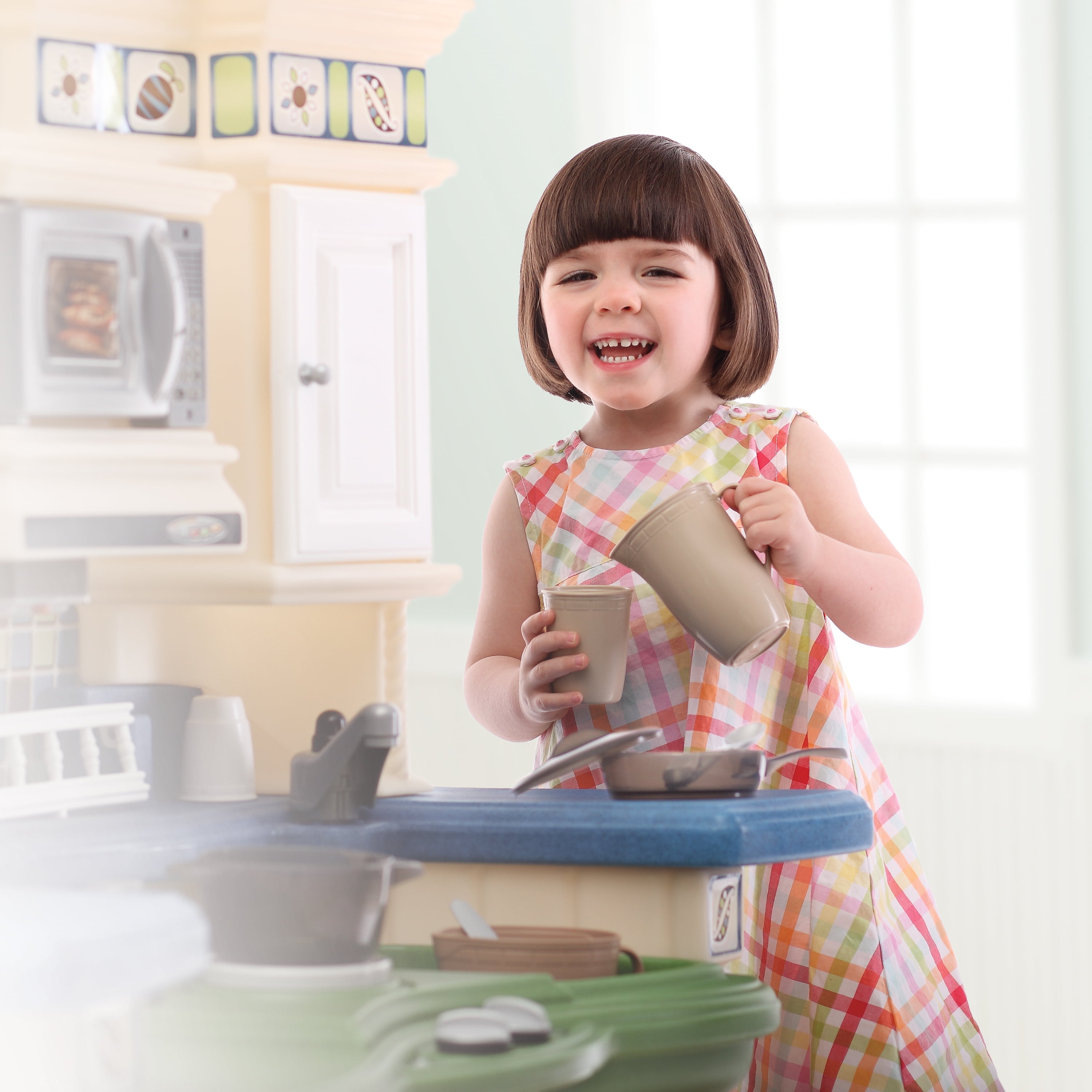 step2 lifestyle dining room pots and pans set