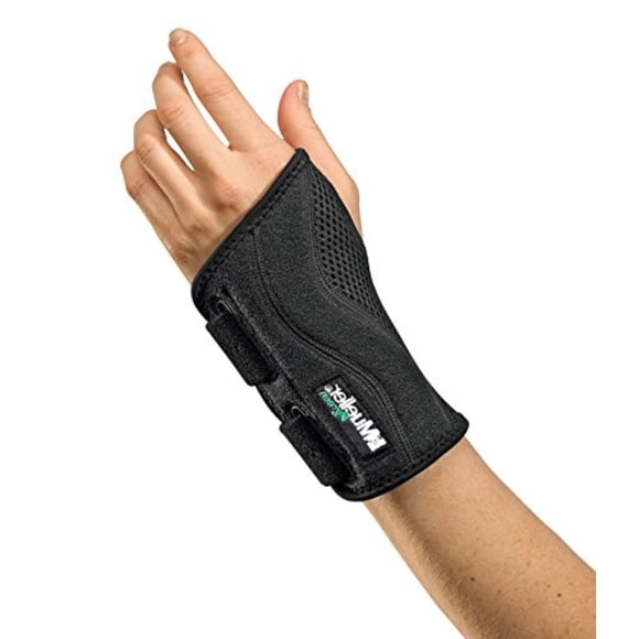 Mueller Green Fitted Wrist Brace