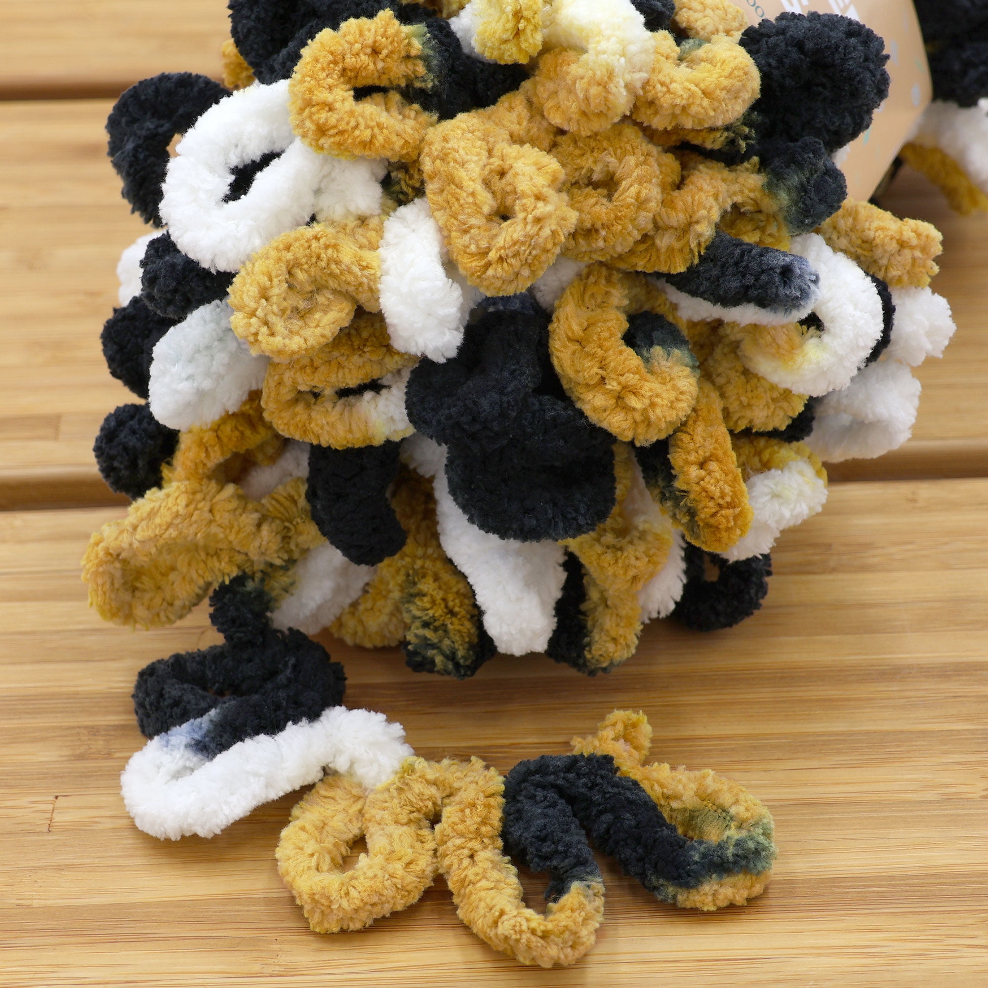 JubileeYarn Fun Finger Loops Yarn - Jumbo Polyester - Team Spirit Colors - 100g/Skein - Black Gold White - 4 Skeins