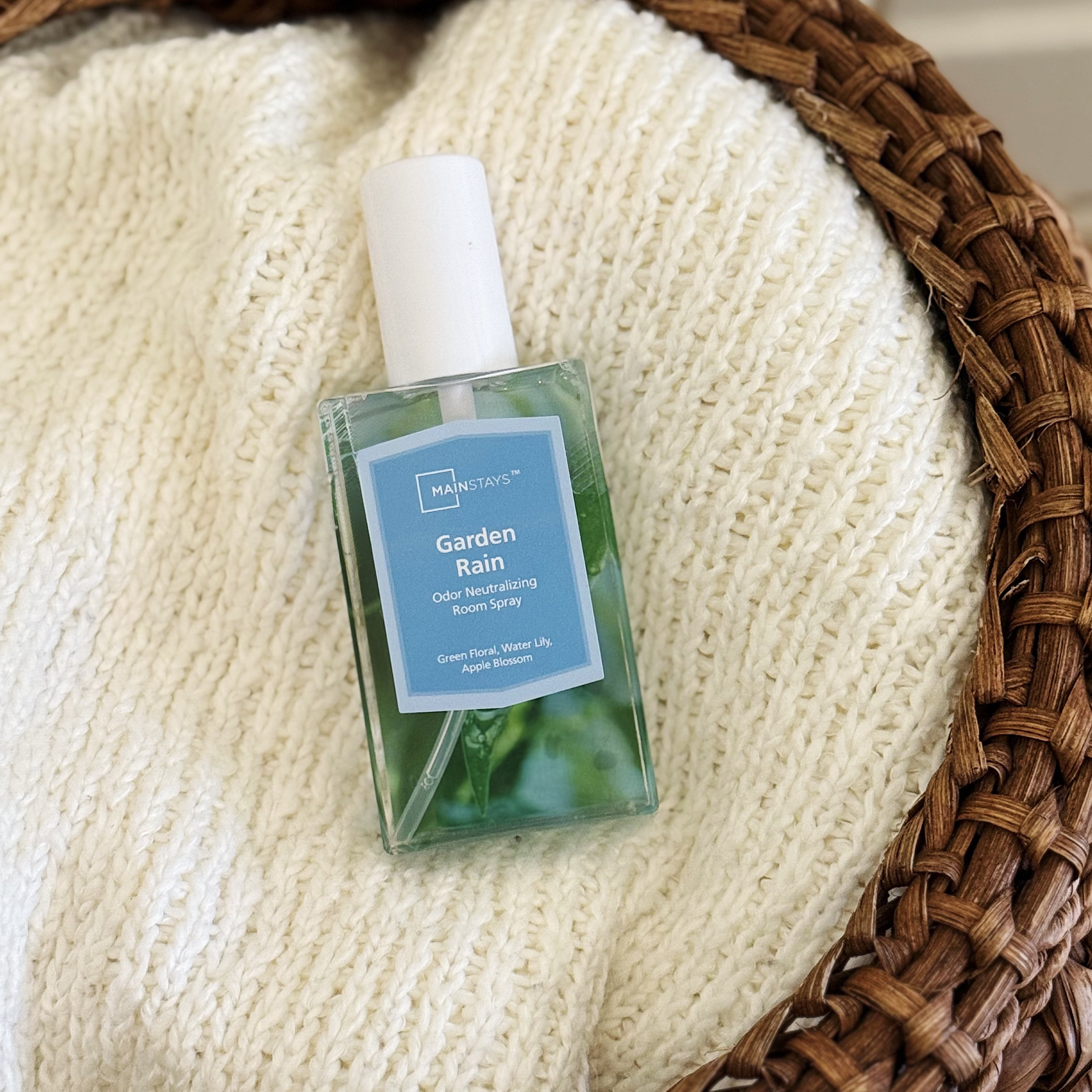 Mainstays Garden Rain Scented Room & Linen Spray 3.4 fl oz (100mL).