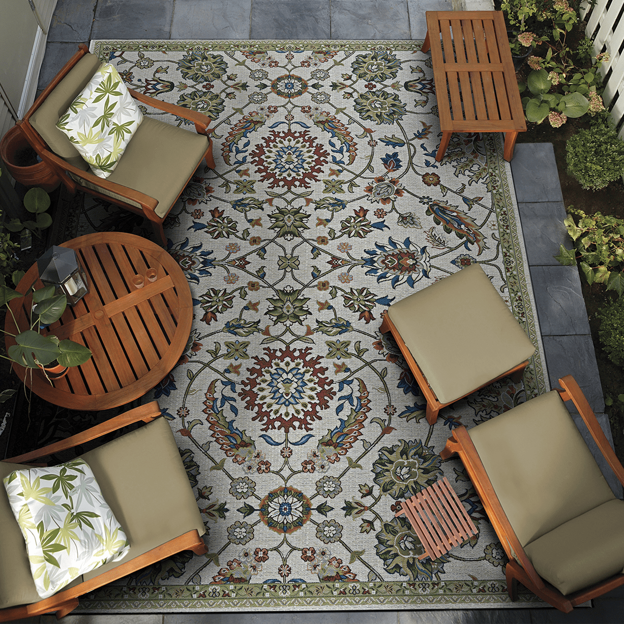 Couristan Dolce Flora Vines Indoor/ Outdoor Area Rug, Beige-Multi, 2'3" x 3'11"