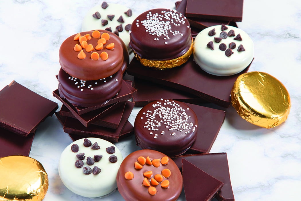CY Chocolate Deluxe Chocolate Dipped Sandwich Cookies Gift Box , 12 Sandwich Cookies