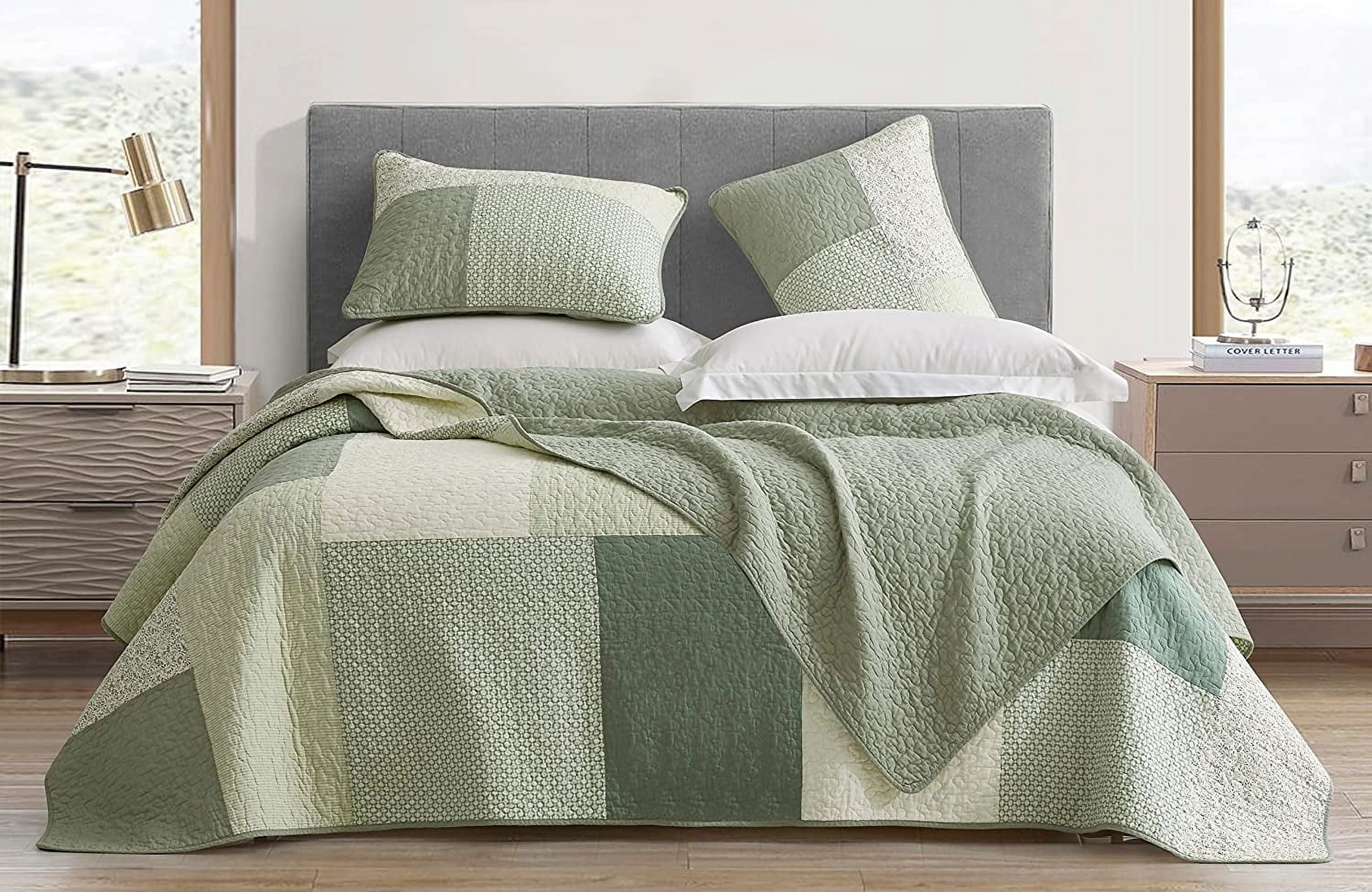 Chezmoi Collection 3-Piece Chic Green Floral Stripe Patchwork Cotton Quilt Reversible Lightweight Bedspread Set, Super King Size