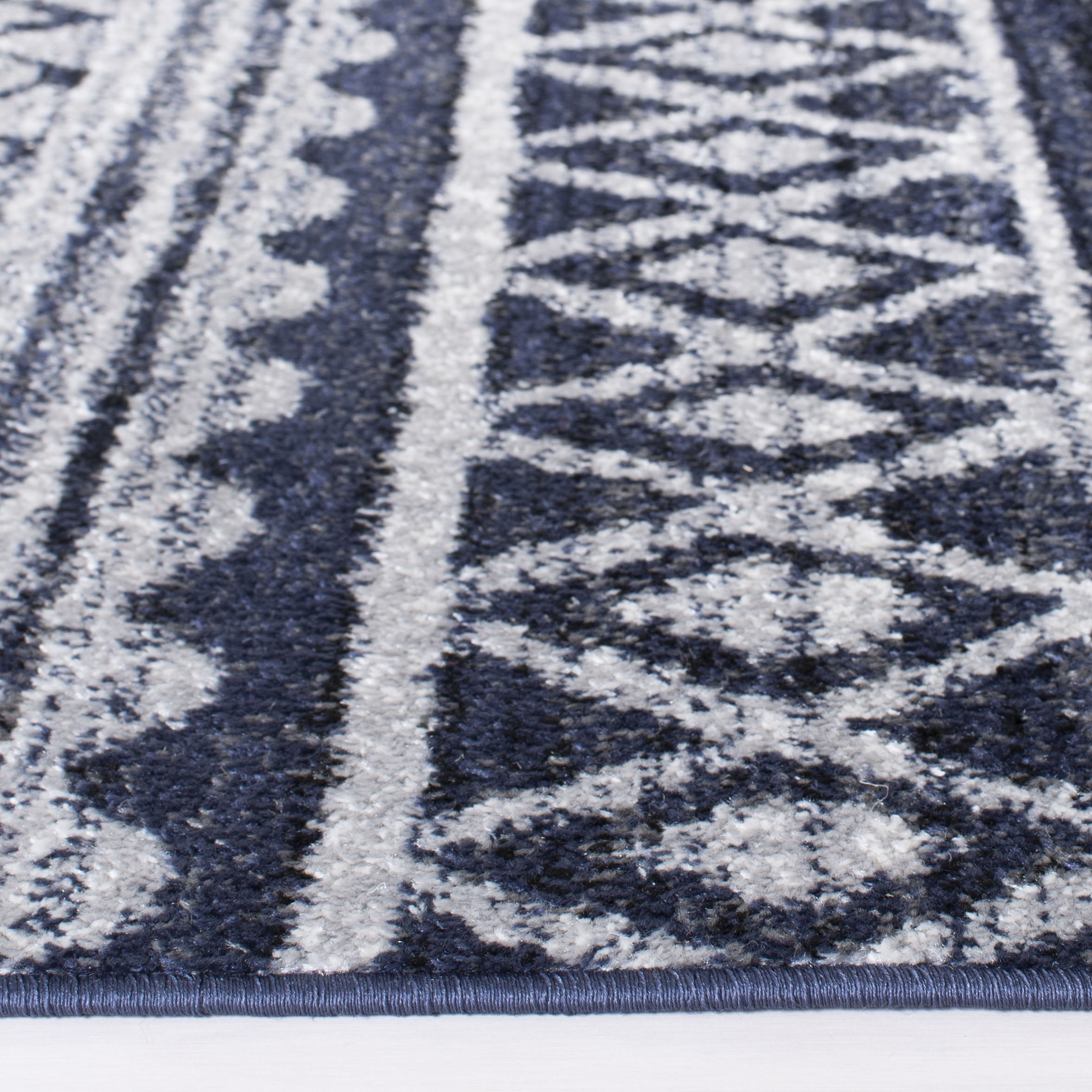 SAFAVIEH Adirondack Emil Abstract Runner Rug, Ivory/Navy, 2'6" x 10'