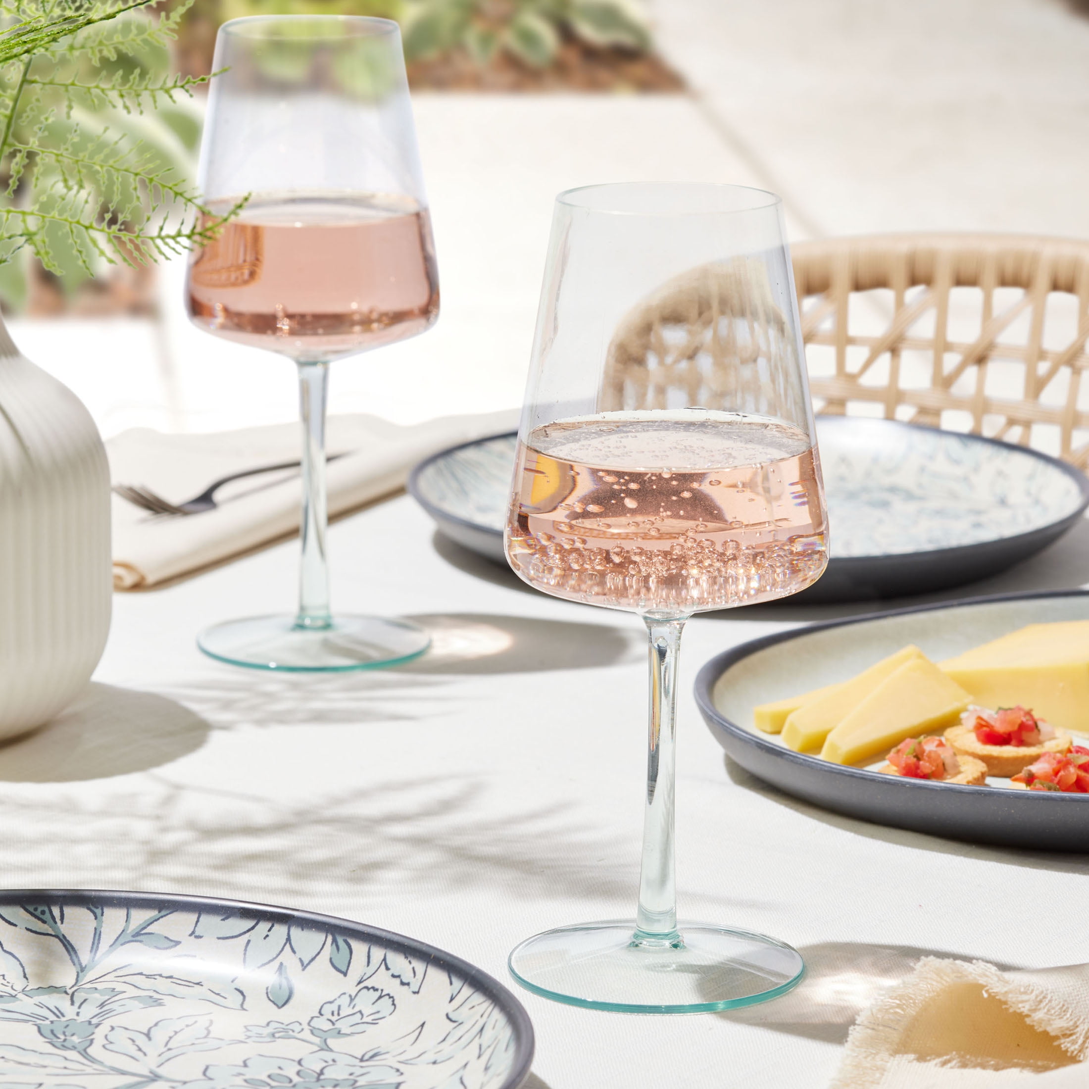 (2 pack) Better Homes & Gardens 17-Ounce Tritan Flare Wine Glass, Teal