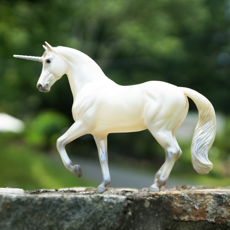 White deals breyer horse