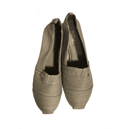 

MAD LOVE Women s Lydia Loafer in Silver 10