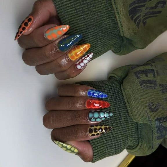 24Pcs Short Almond Press on Nail Design French Fake Nail Acrylic False Nail,Artificial Nail Glues on Nail for Womens