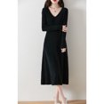 thumbnail image 2 of Robe en Laine Pure Tricotée pour Femmes Col en V Simple Rayée Décontractée Mode Chaude Automne et Hiver 2024, 2 of 7