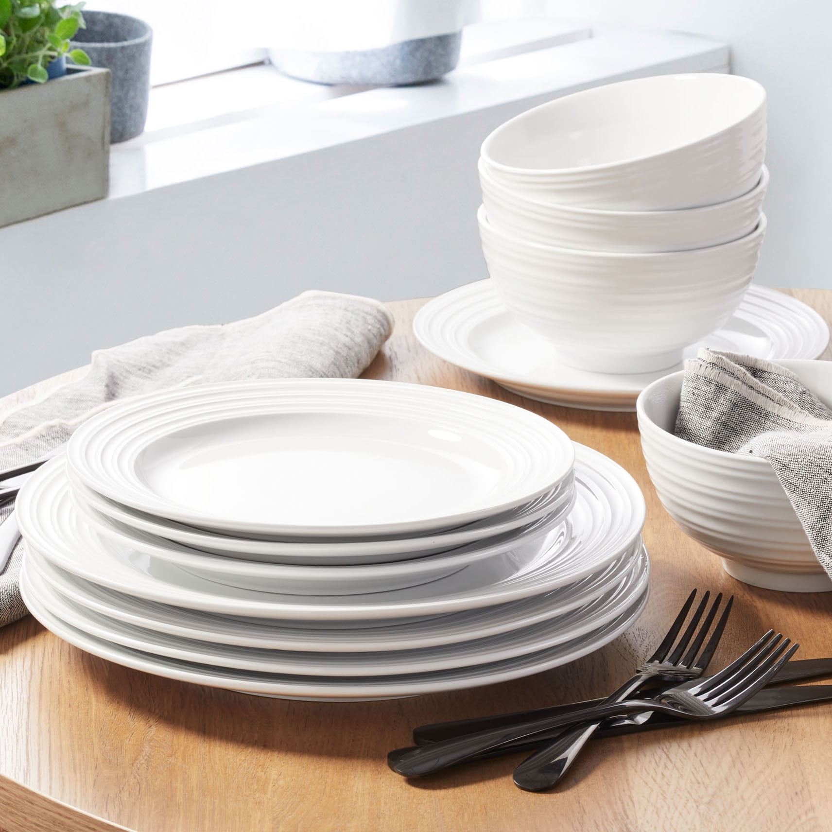 Better Homes & Gardens Anniston Salad Plate, porcelain salad plate, pasta plate, appetizer plate, ceramic plate for kitchen