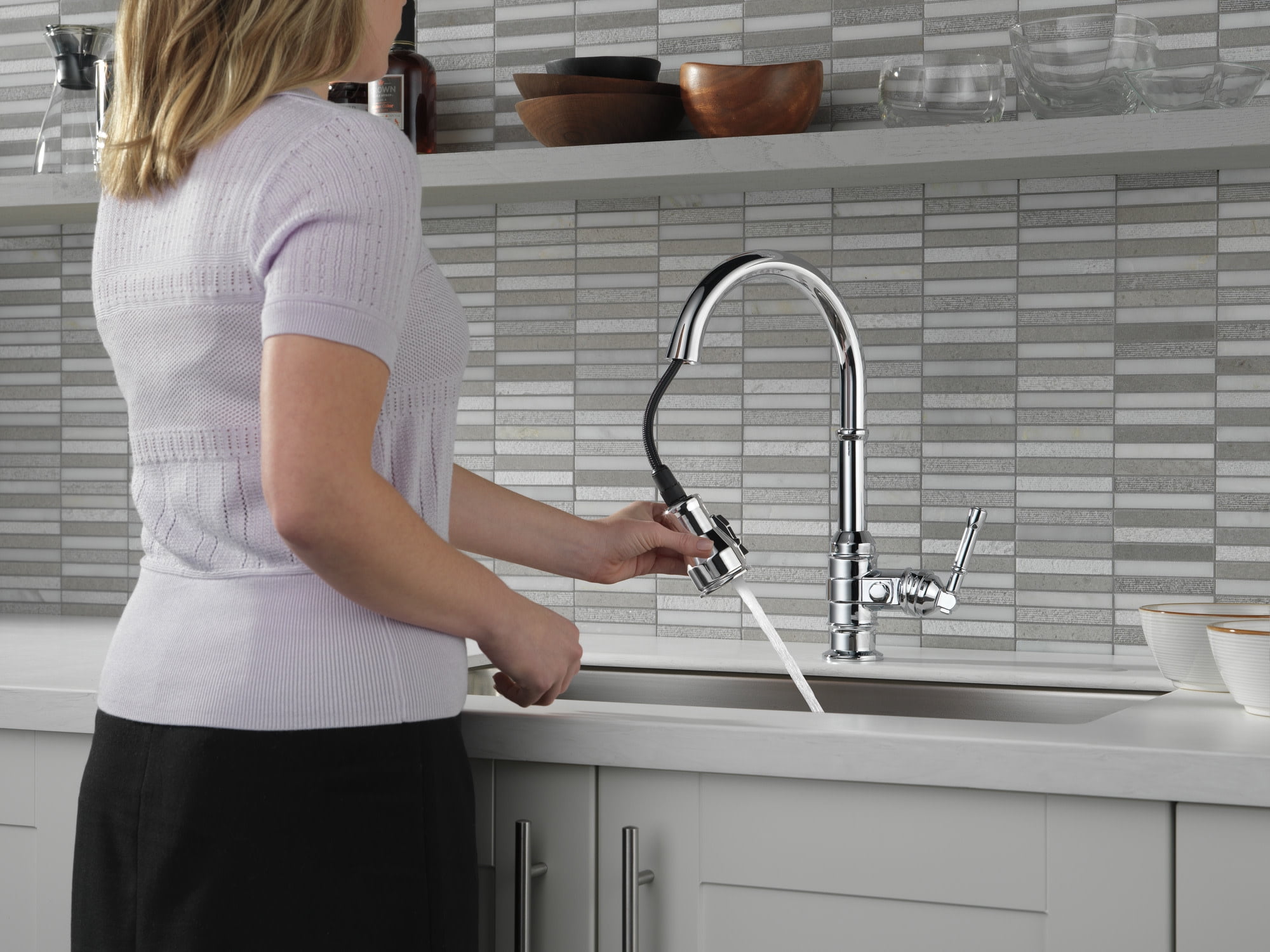 Delta Broderick: Single Handle Pull-Down Kitchen Faucet