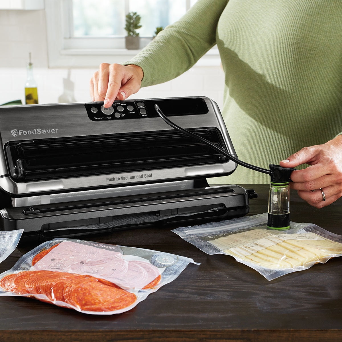 FoodSaver FM5460 Heat Sealing 2-in-1 Food Preservation FoodSaver FM5460 Heat Sealing 2-in-1 Food Preservation