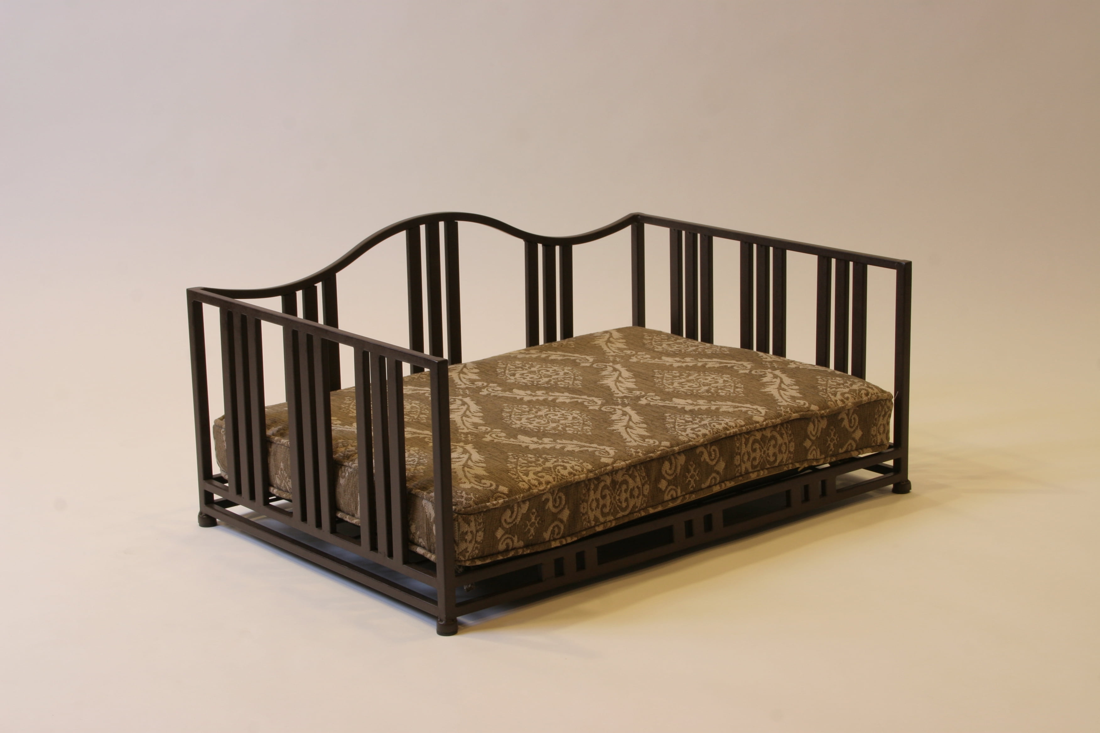 4D Concepts Metal Swirl Dog Daybed