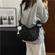thumbnail image 5 of Bolso Tote Con Entramado Diamantes 1, 5 of 9