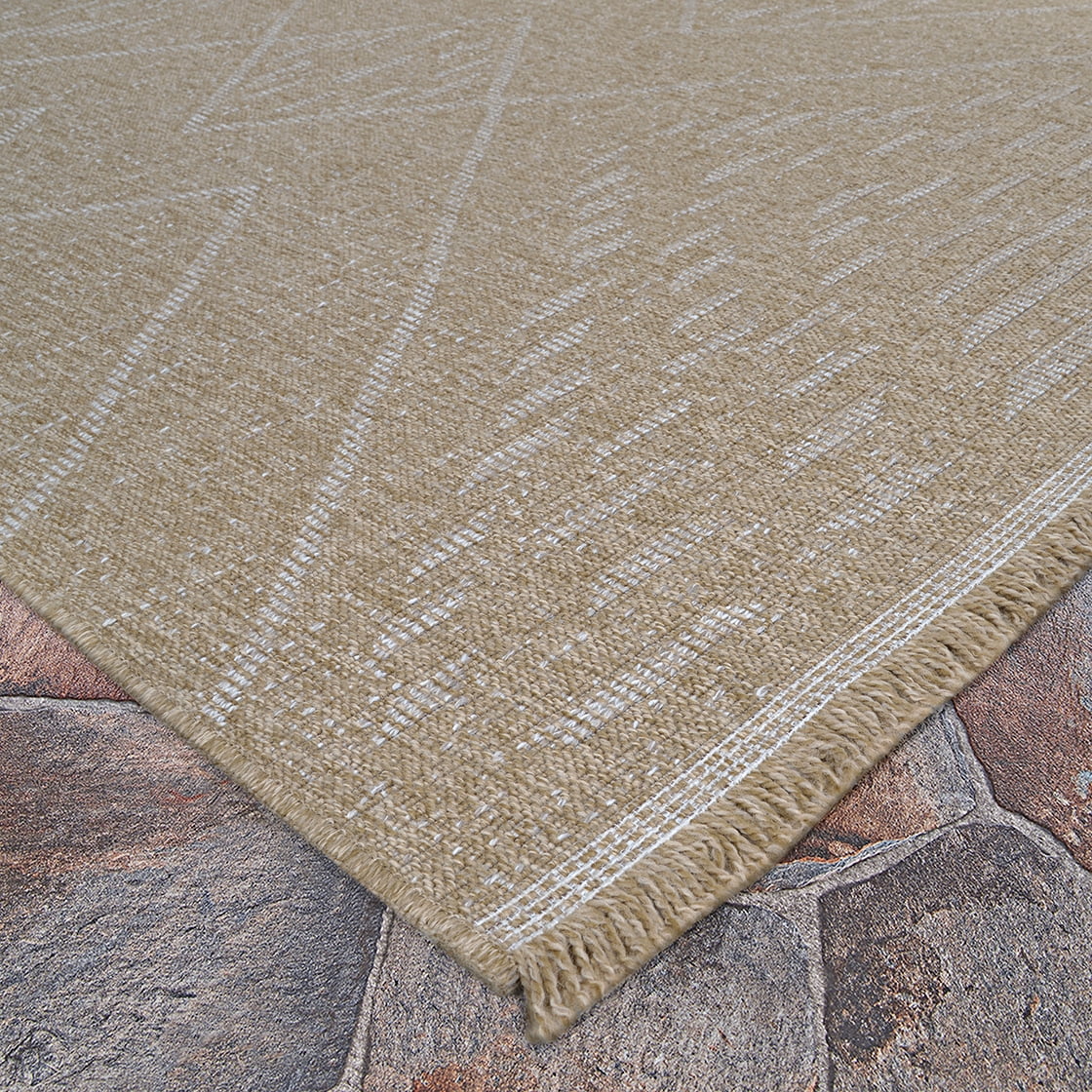 Couristan Naturalistic Rattan Indoor/ Outdoor Area Rug, Natural-Cream, 7'10" x 10'
