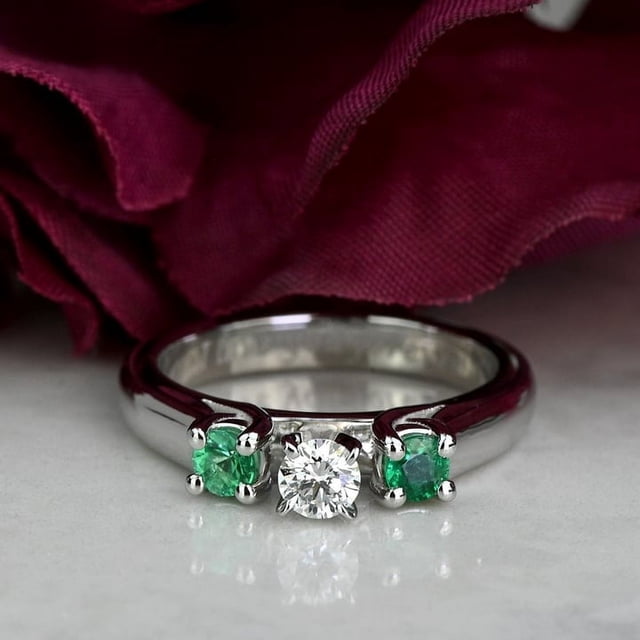0,75 Carat Taille Ronde (F-G/VS1) Véritable Diamond Vert Émeraude Belle Bague de Fiançailles pour Femmes en Or Blanc Massif 18K Taille 8