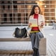 thumbnail image 4 of Bolso bandolera de gran capacidad de cuero artificial para mujer a juego de colores a la moda, 4 of 5
