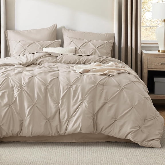 Bed in a Bag Queen Size Bedding 7 Pieces,  Bed Set Gift for Family, Pinch Pleat All Season Comforter with Sheets, Pillowcases & Shams