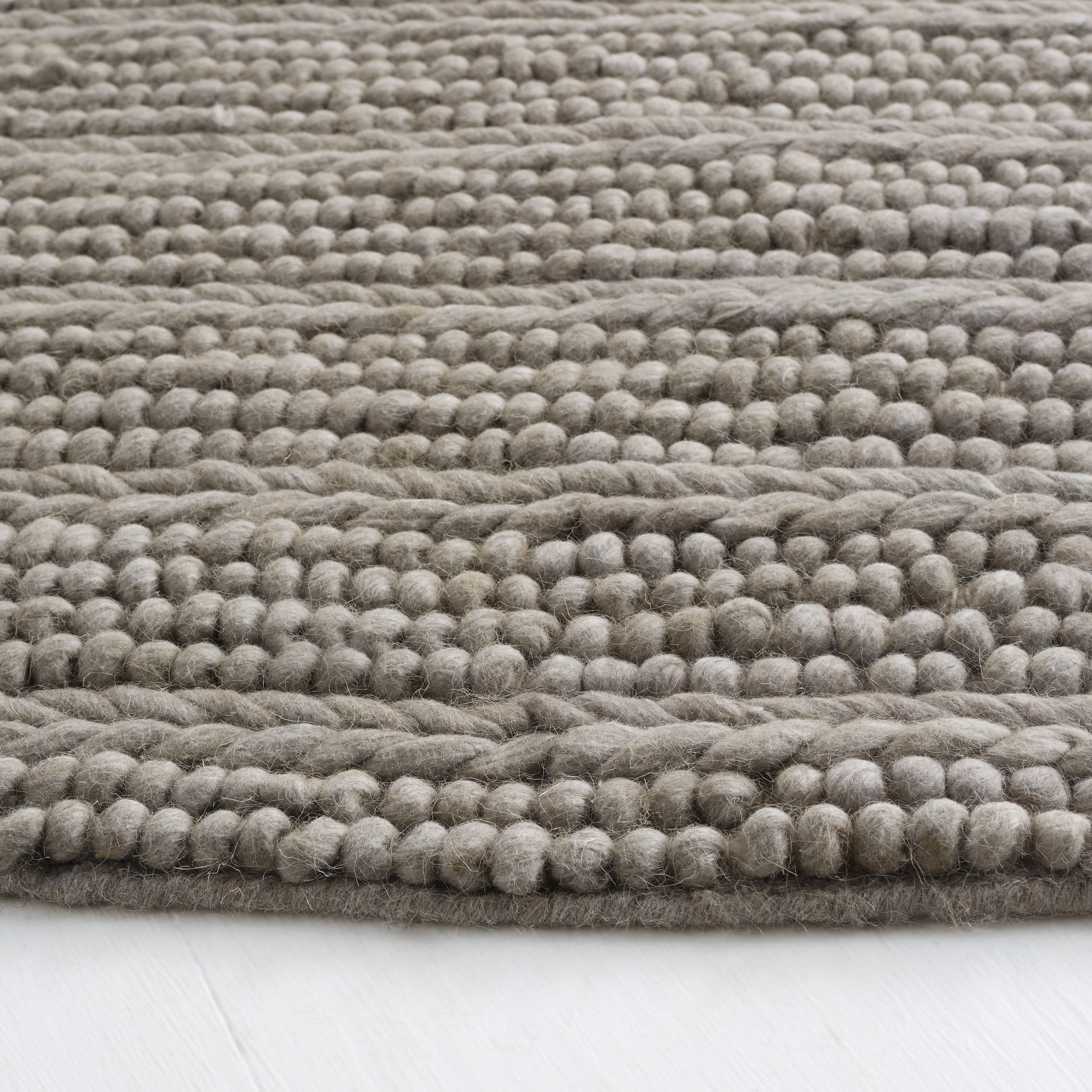 SAFAVIEH Natura Damion Striped Area Rug, Grey, 6' x 6' Round