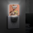 thumbnail image 4 of The Loud House / La Casa Loud Luz nocturna LED con sensor de anochecer a amanecer para dormitorio, baño, pasillo, escaleras - Lámpara LED nocturna de enchufe, 0.5W - 1 pieza, 4 of 6