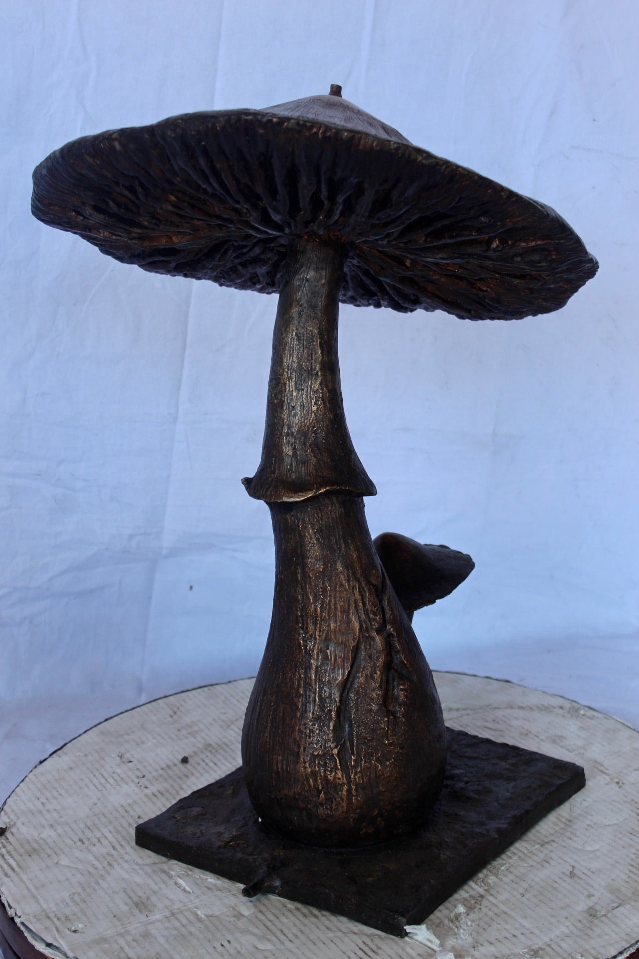 Nifao Leaning Mushroom Outdoor Fountain Statue, Bronze Garden Water Feature Sculpture for Patio & Yard – Garden Water Feature Sculpture, 18"L x 17"W x 24"H