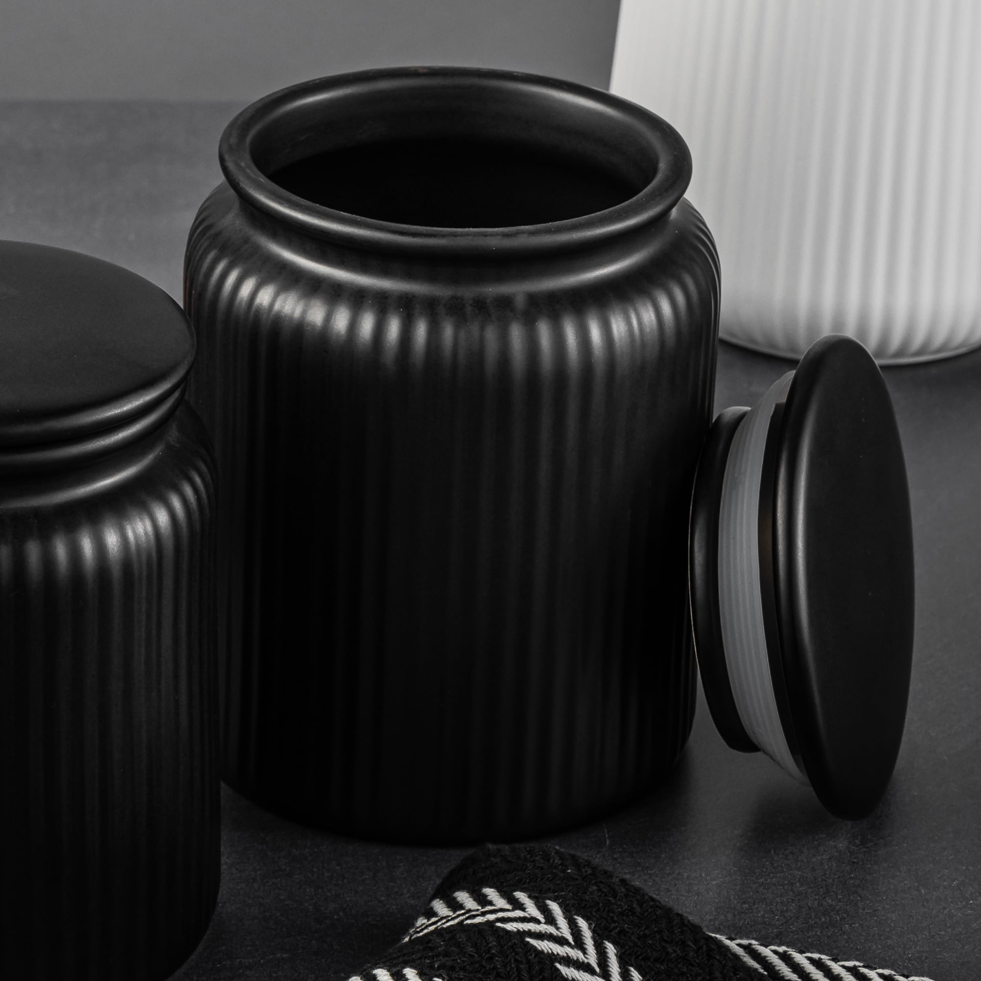 Thyme & Table Medium (815mL) Ceramic Ribbed Kitchen Organization Jar, Black