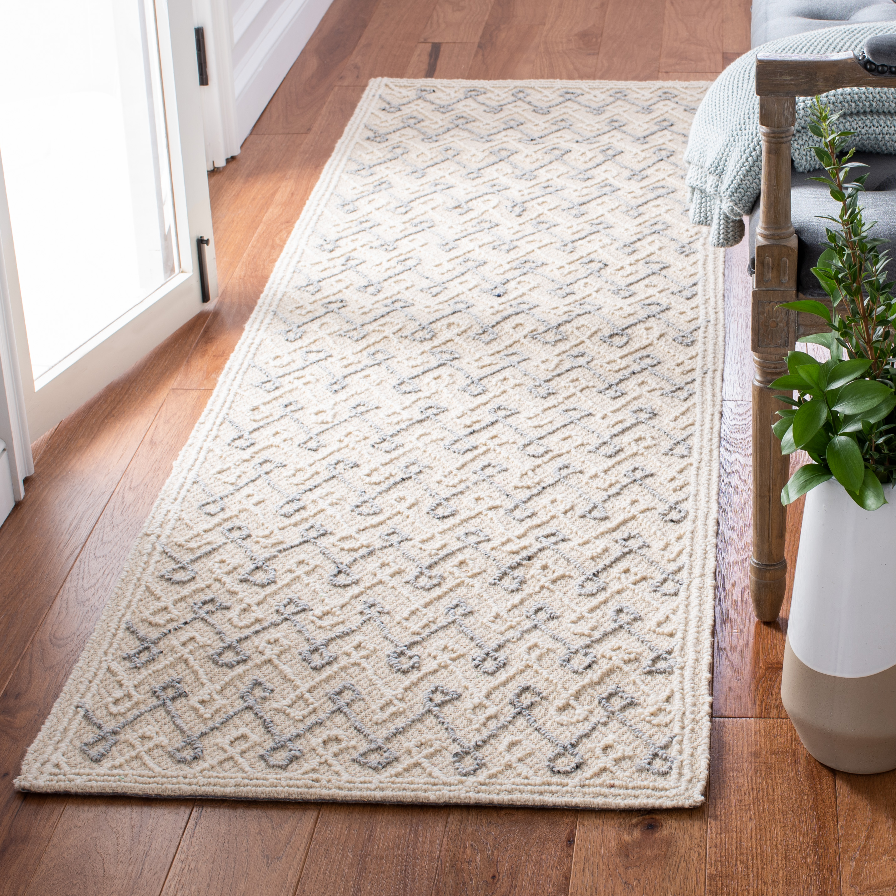 SAFAVIEH Trace Aphrodite Geometric Runner Rug, Grey/Beige, 2'3" x 8'