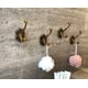thumbnail image 5 of Percheros montados en la pared - Ganchos decorativos para toallas - Ganchos de pared de aluminio resistentes para colgar abrigos, - Paquete de 2 estilo vintage, 5 of 5