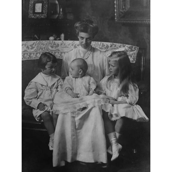 Eleanor Roosevelt With Children History (24 x 36)