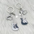 thumbnail image 1 of Y2K Hot Girl Electric Guitar Star Bass llavero colgante de Crowdsourcing retro en Estados Unidos dulce cool Millennium Style pareja joyería regalo de San Valentín, 1 of 5