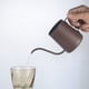 thumbnail image 4 of Cafetera de mano para el hogar, cafetera colgante de acero inoxidable, filtro antigoteo, boquilla de boca fina, 4 of 5